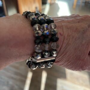 Elegant Black and Silver Beaded Bracelet‎